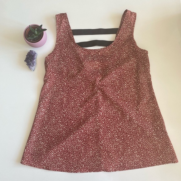 Papaya brand Red and White Pattern Sleeveless Top - Picture 1 of 7